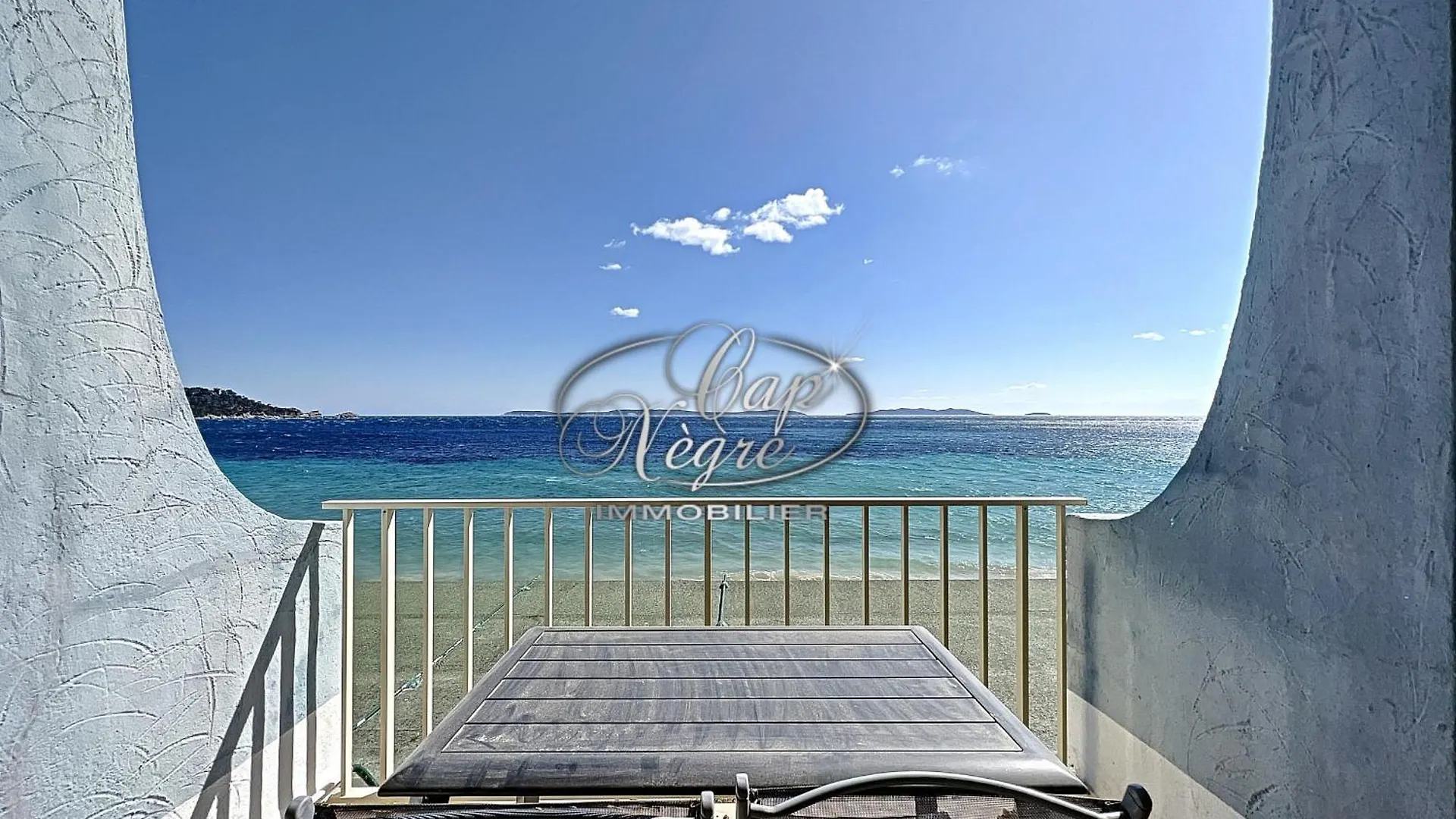 Studio Pieds Dans Leau Vue Mer Pour 2 Personnes Plage De Cavaliere contacts